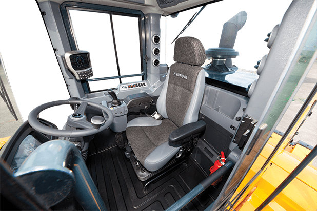 Hyundai HL940XT Inside Cab