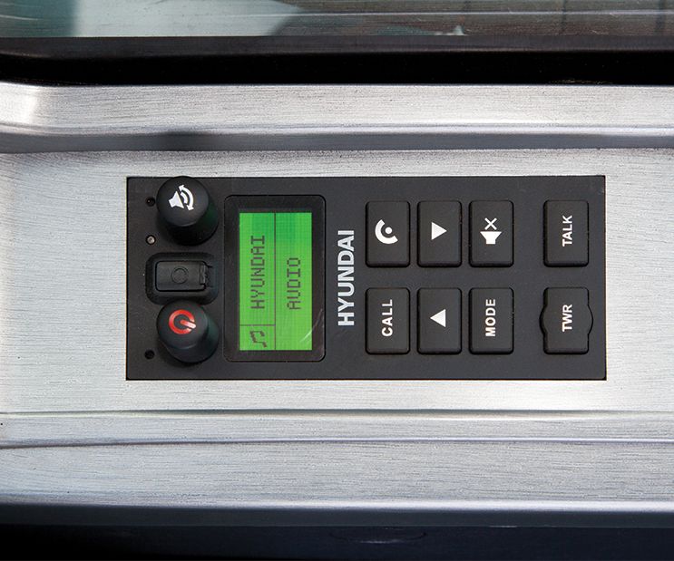 Hyundai R55W-9A Radio Controls